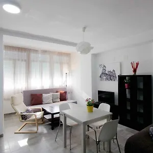 Estudio Centrico Metros De La Playa Con Aire By Lightbooking , Cádiz España